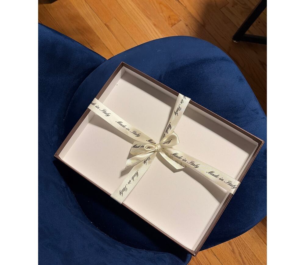 Made in Italy gift box with ribbon